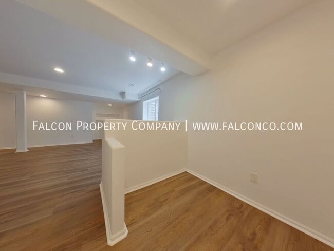 Building Photo - 6101 San Mateo Dr