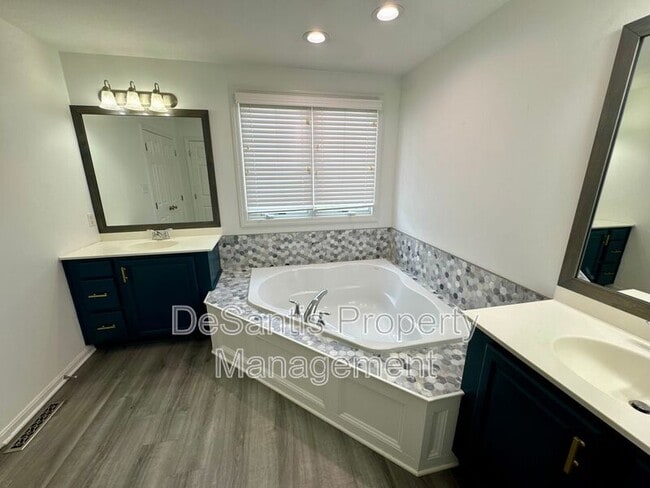 Building Photo - 307 Marshall Heights Dr