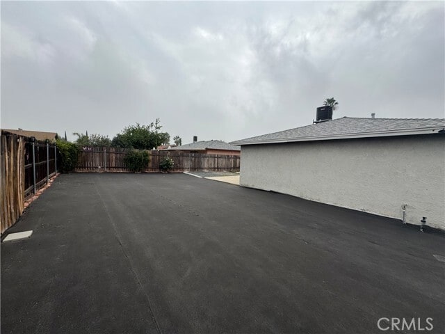 Building Photo - 428 E Montrose St