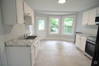 Building Photo - 208 Irving St