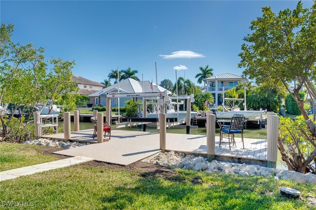 Building Photo - 1410 Curlew Ave