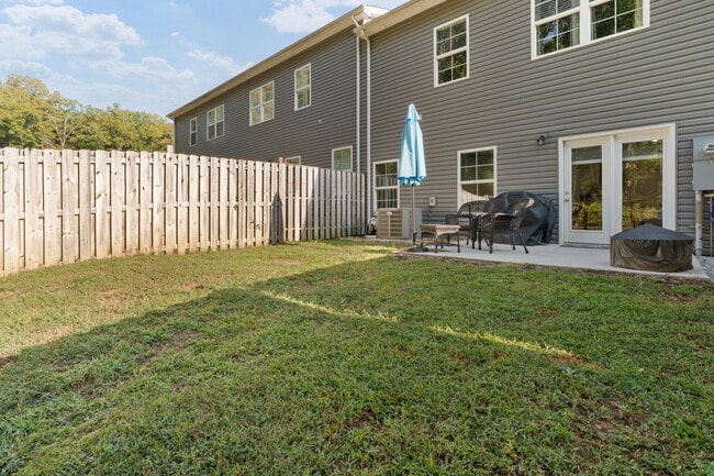 Building Photo - 524 NE Bellingham Dr