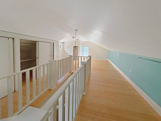 Building Photo - 4 bed 2 bath NE Portland home