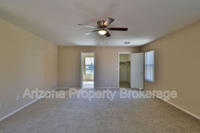 Building Photo - 1186 S Fresno Ct