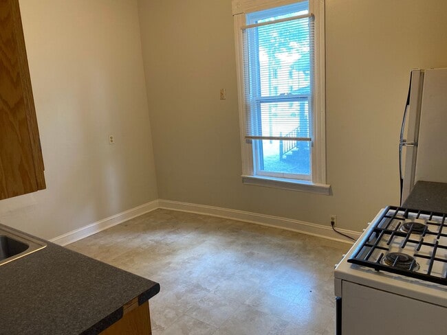 Building Photo - 376 Park Ave