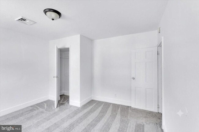 Building Photo - 58 Irish Ln
