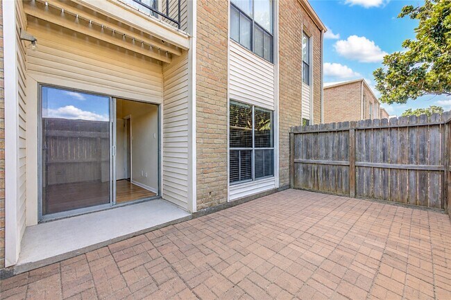 Building Photo - 3741 Thistlemont Dr