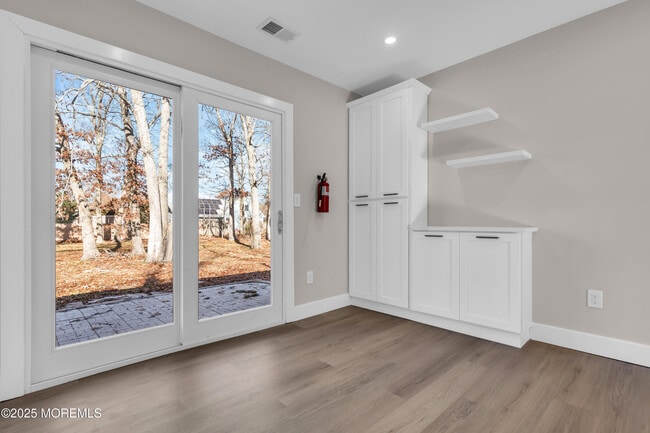 Building Photo - 170 Station Rd