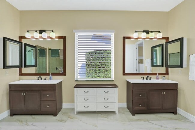 Building Photo - 7231 Sangalla Dr