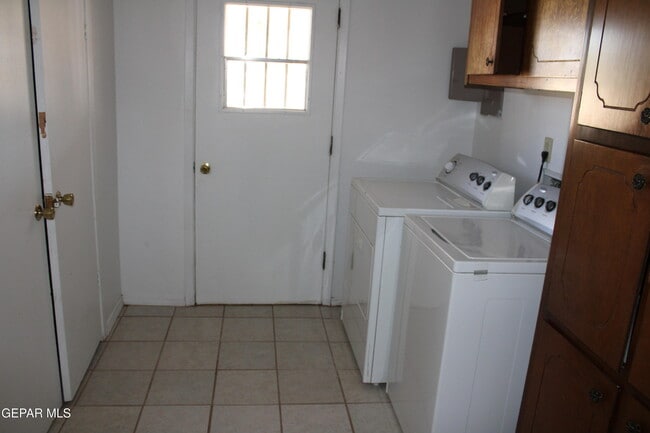 Building Photo - 5613 Wadsworth Ave