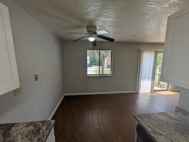 Building Photo - 3624 Tree Ridge Ln NE