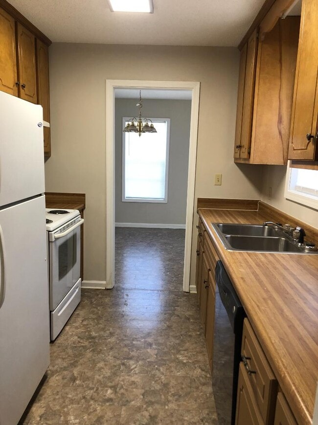 Building Photo - 106 Elm Tree Ln