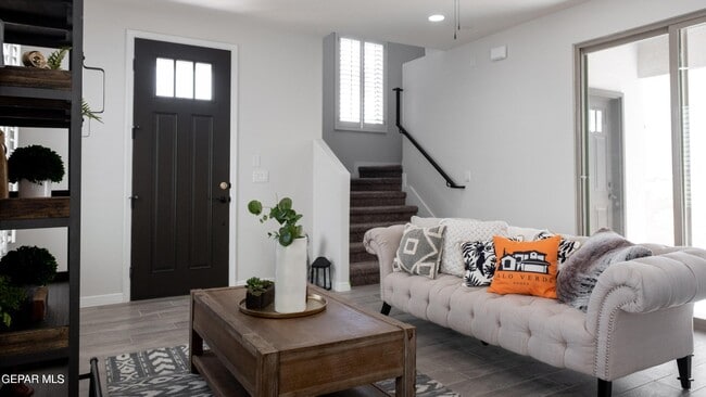 Building Photo - 14717 Pebble Hills Blvd