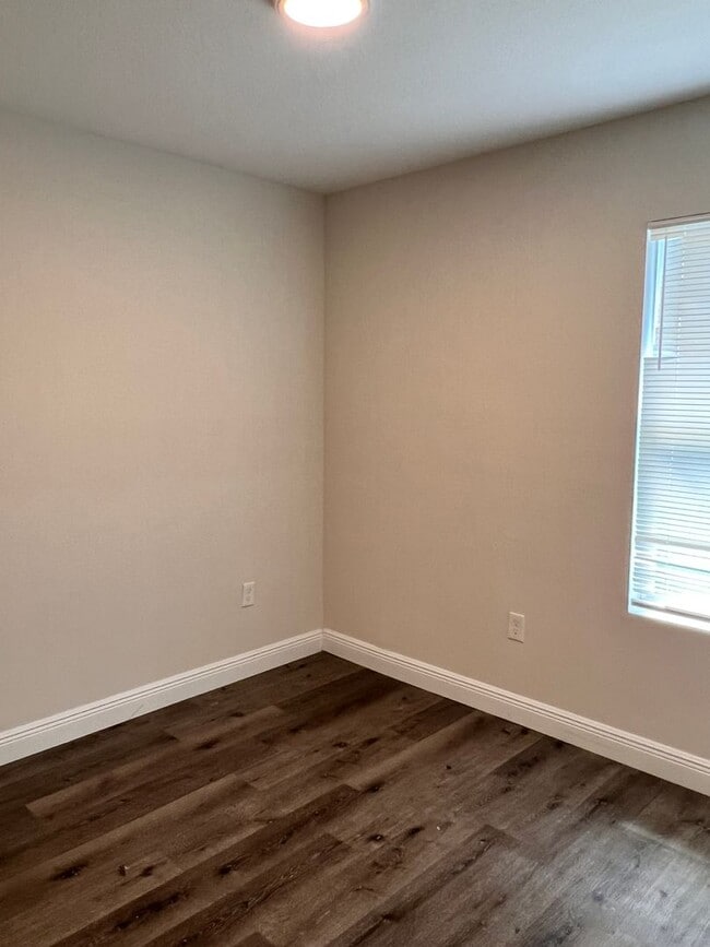 Building Photo - New Designer 3/2 in Kissimmee/Poinciana