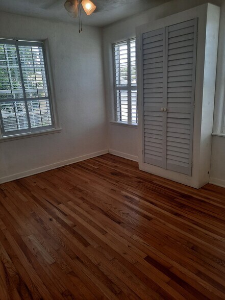 Building Photo - 512 Phoenix Ave