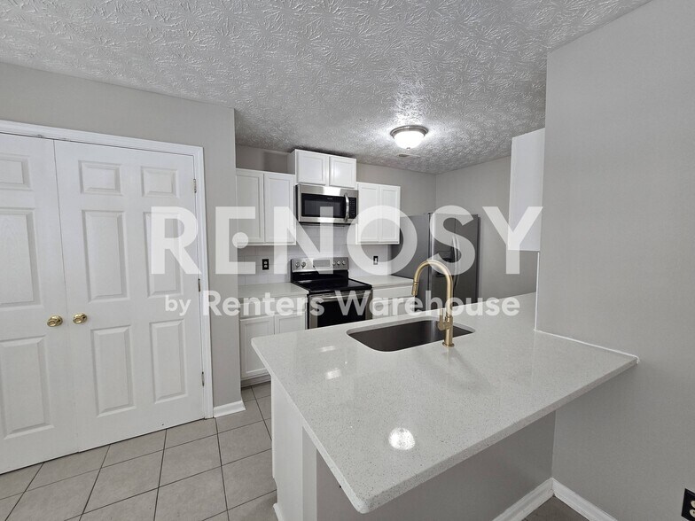 Building Photo - 5533 Strathmoor Manor Cir