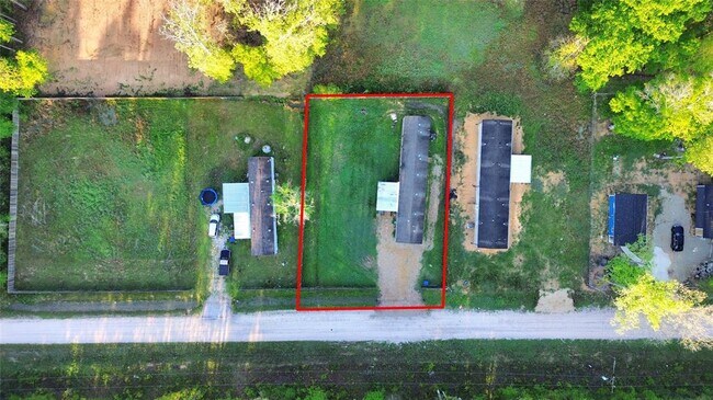 Building Photo - 101 Maple Ln