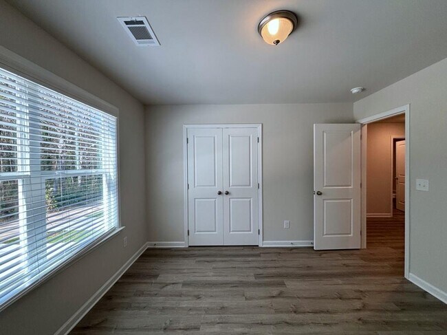 Building Photo - 200-B Alston Ridge Dr