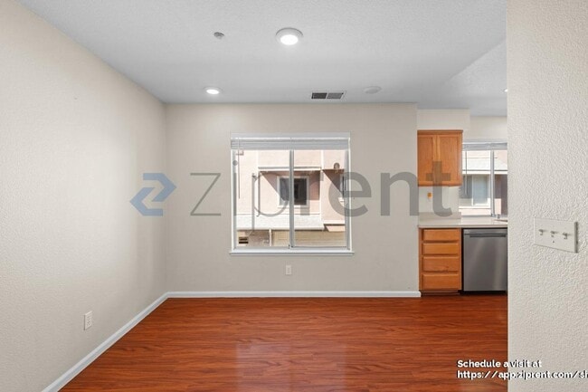 Building Photo - 1228 Albacore Terrace