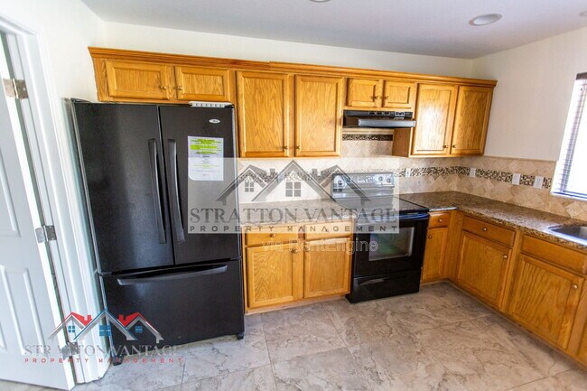 Building Photo - 1576 E Jasper Ct