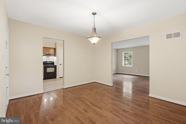 Building Photo - 8621 Buckboard Dr