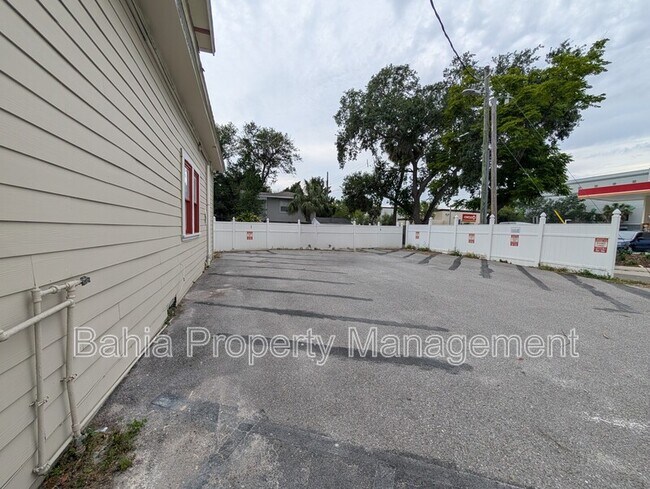 Building Photo - 103 S Westland Ave
