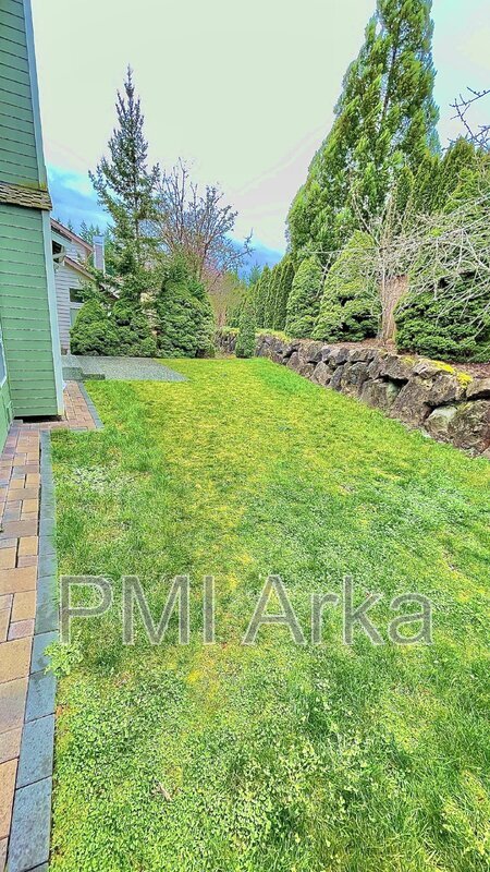 Building Photo - 3709 248th Ave SE