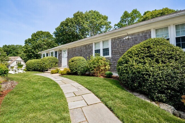 Building Photo - 34 Dale Dr