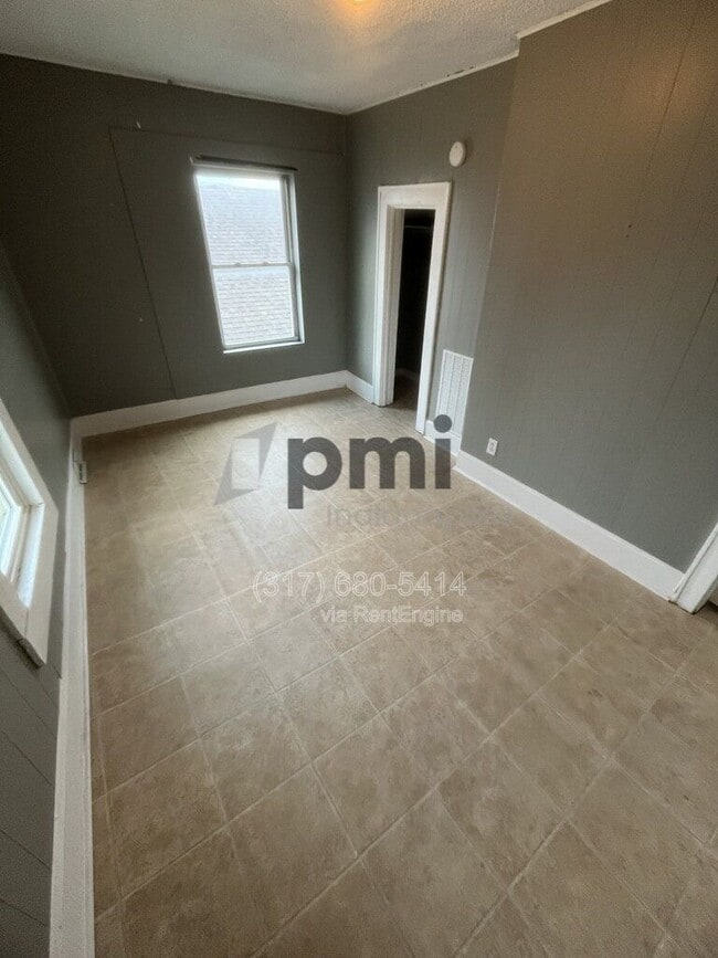 Building Photo - 213 1/2 S Madison Ave