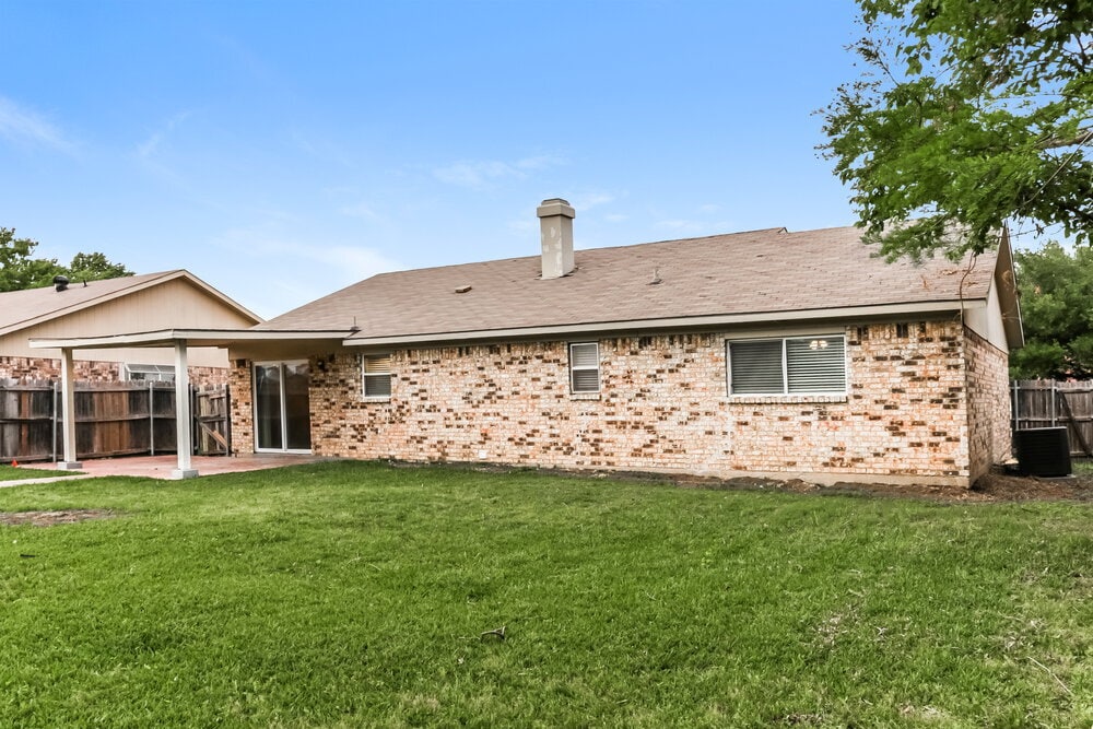 Building Photo - 230 Lemon Dr