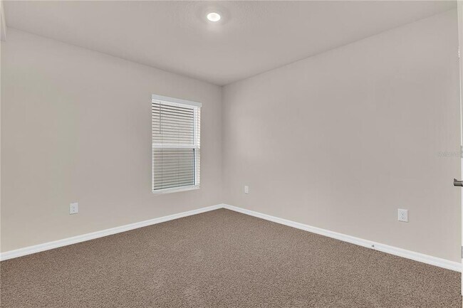 Building Photo - 2872 NE 21st Ct Rd