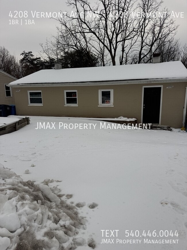 Building Photo - 4208 Vermont Ave NW