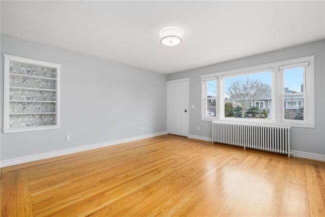 Building Photo - 5 Holten Ave