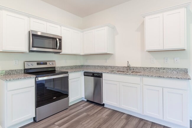 Building Photo - 3531 Cardinal Dr
