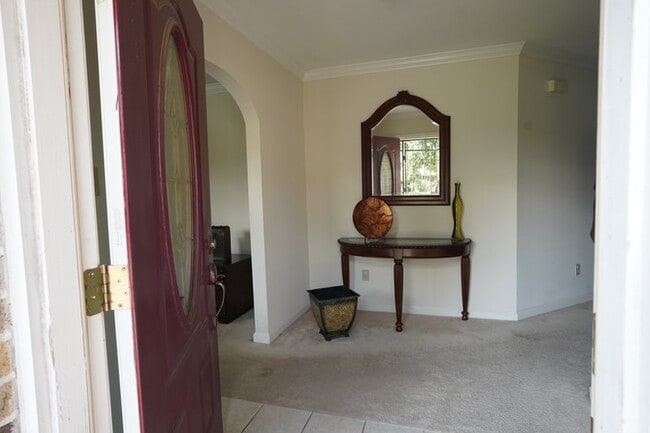 Building Photo - 3002 Carmel St