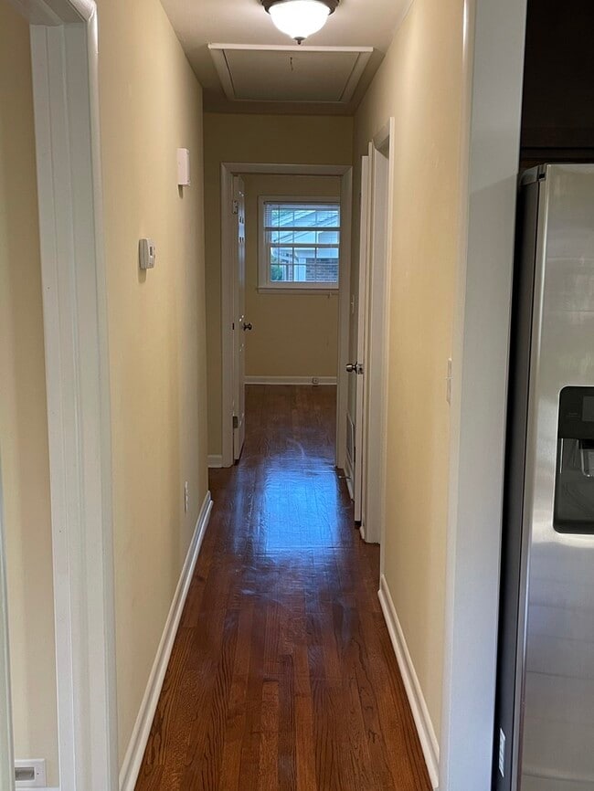 Building Photo - 406 Bryan St