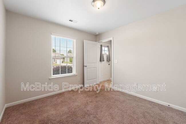 Building Photo - 957 Madrid Ct