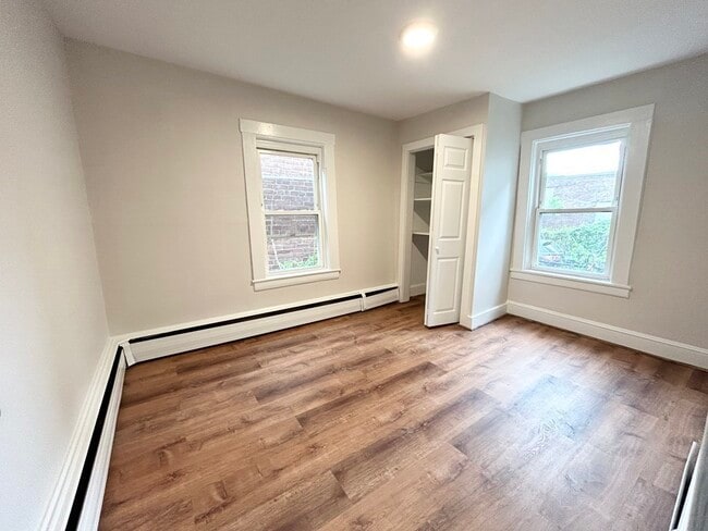 Building Photo - 13 Saratoga St