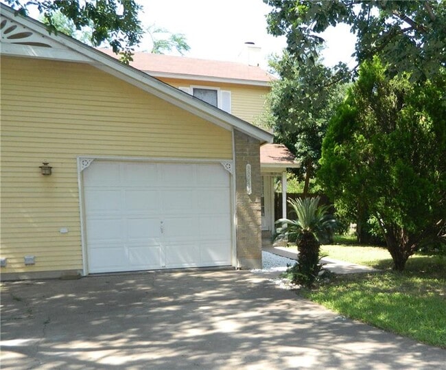 Building Photo - 8804 Springmail Cir