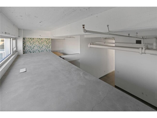 Building Photo - 700 N Washington Ave