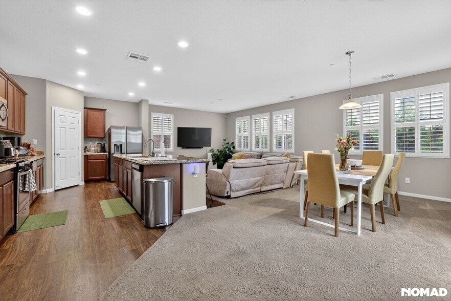 Building Photo - 5309 Ocean Ln