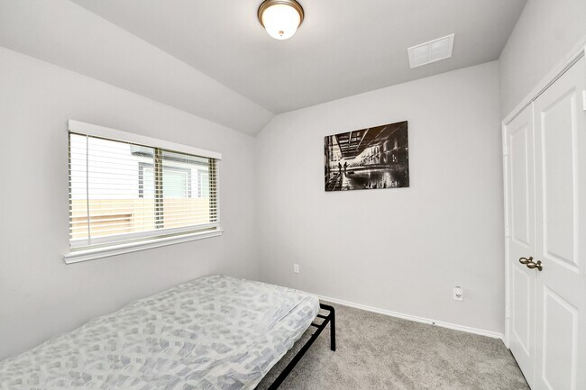 Building Photo - 20755 Sunseed Dr