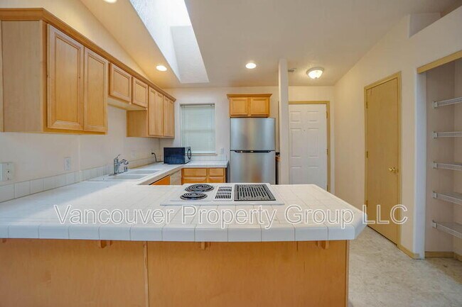 Building Photo - 4000 NE 109th Ave