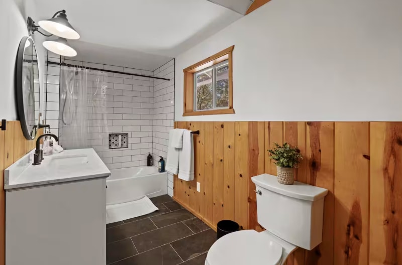 Building Photo - 243 S Jay Bird Ln