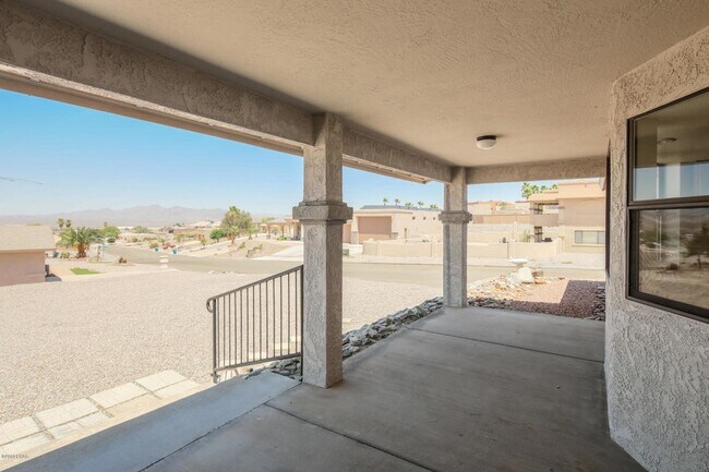 Building Photo - Unfurnished Long Term House! Price Adjustm...