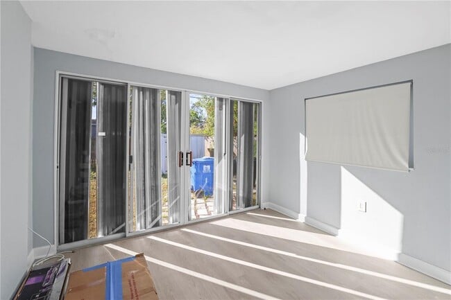 Building Photo - 132 81st Ave N