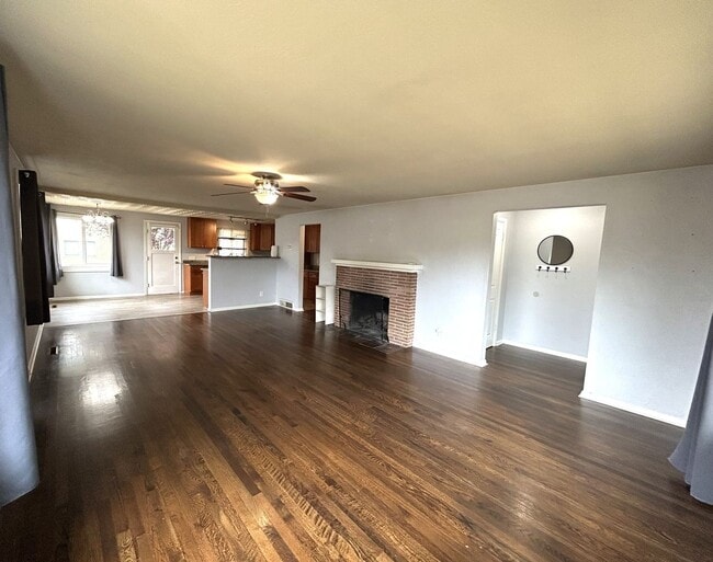 Building Photo - Rambler with Basement