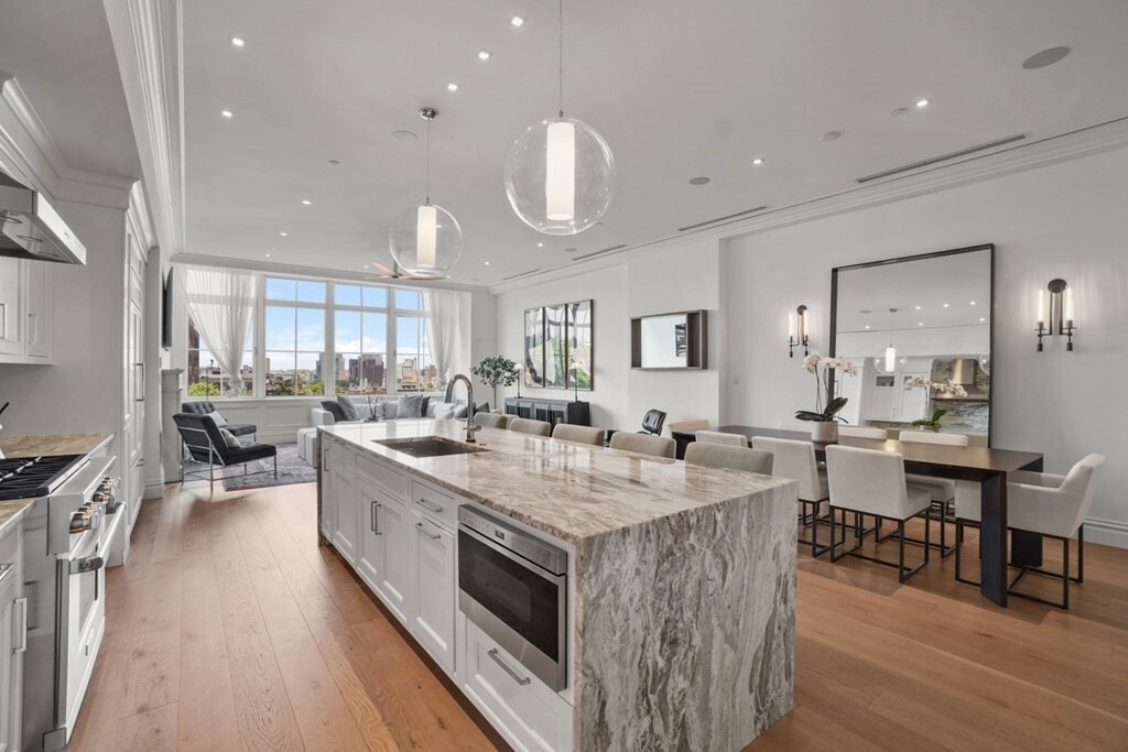 Building Photo - 32 Derne St