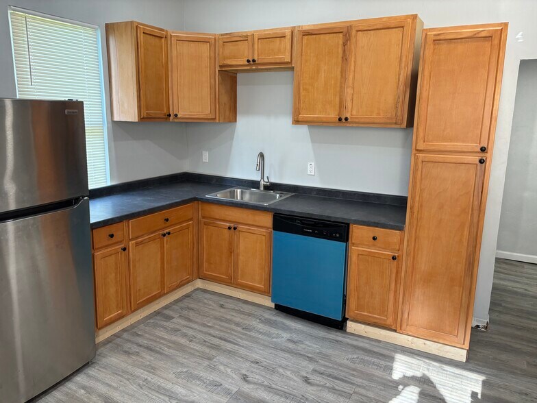 Building Photo - 5097 Minerva Ave