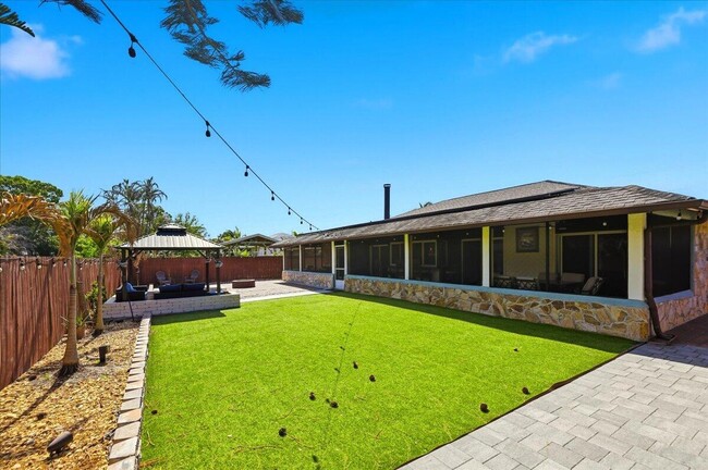 Building Photo - 1326 SW Bartell Ave